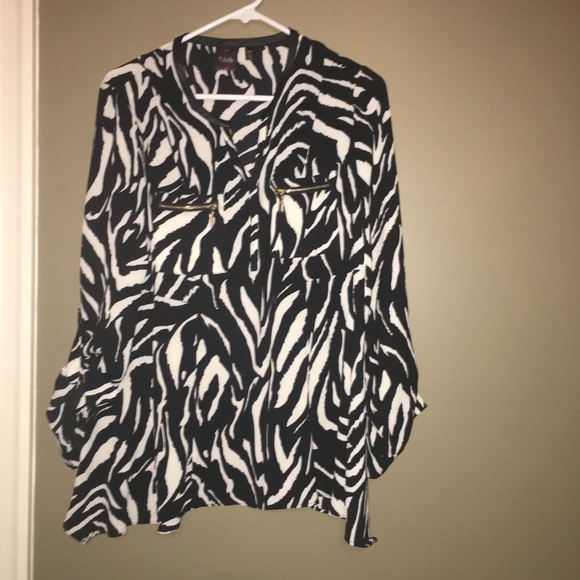 Rafaela size s Top NWT. - Picture 2 of 2